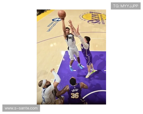 [NBA]浓眉助攻 克里斯蒂接球三分稳稳命中.